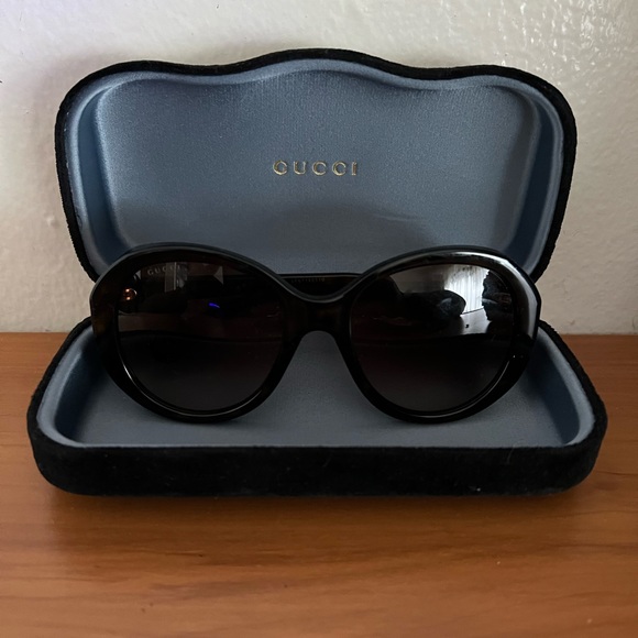 Authentic Gucci Sunglasses. - Picture 1 of 3